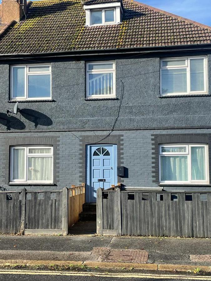 Lovely Spacious Loft Close To Train Station Worthing Exterior photo