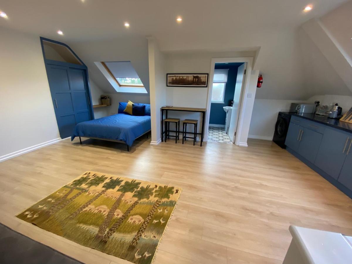 Lovely Spacious Loft Close To Train Station Worthing Exterior photo
