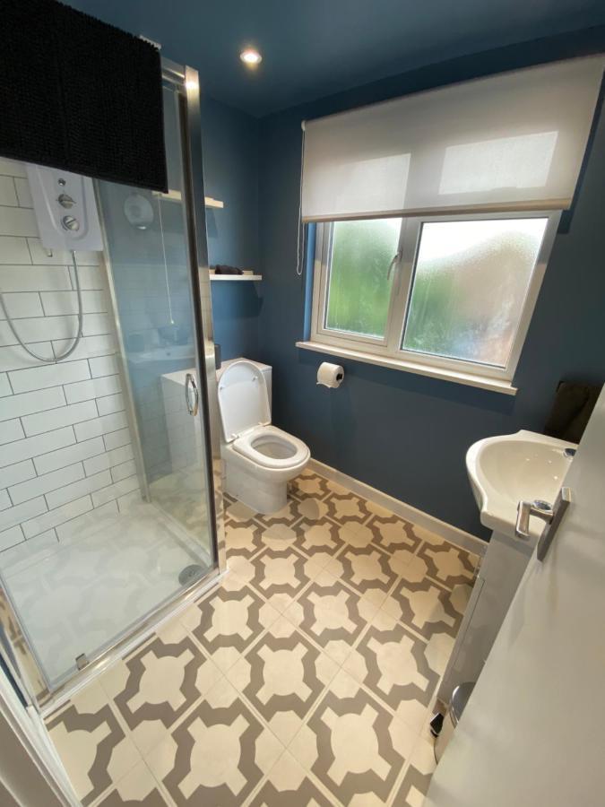 Lovely Spacious Loft Close To Train Station Worthing Exterior photo